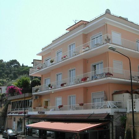 Hotel Nettuno Diano Marina Exterior foto